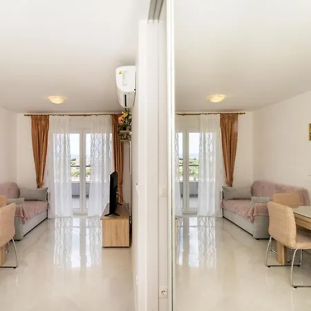 A2 - Modern Apt With The Terrace & Sea View Apartment Split