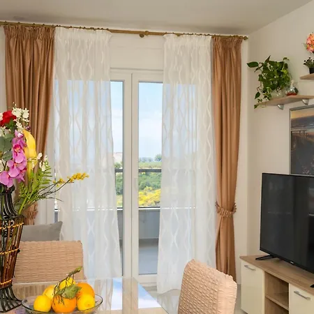 A2 - Modern Apt With The Terrace & Sea View