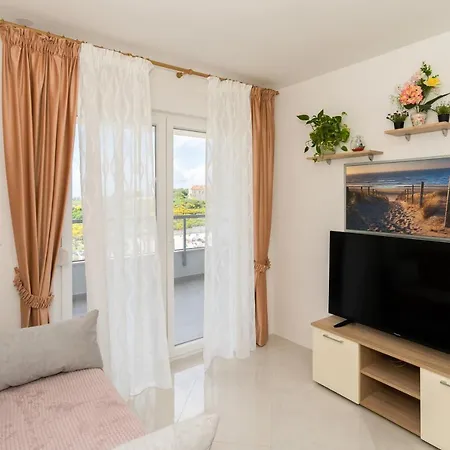 A2 - Modern Apt With The Terrace & Sea View Apartment